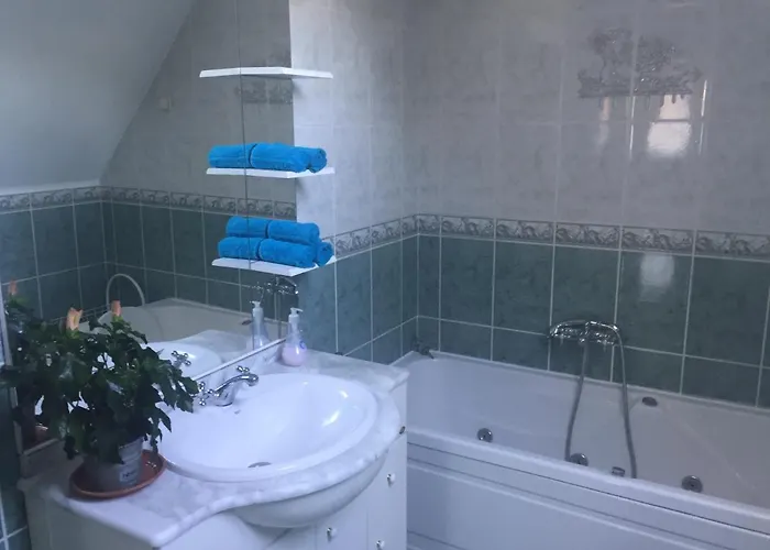 Pensión Barátságos Ház Emelete 4*