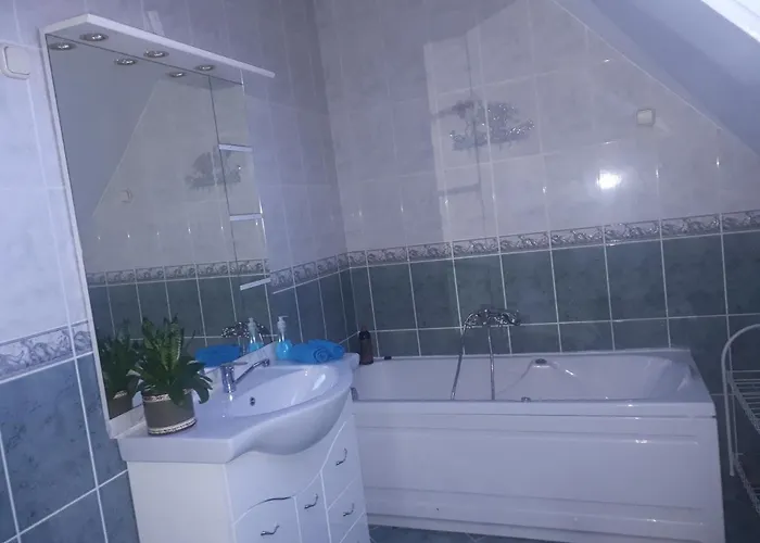 Barátságos Ház Emelete 4*